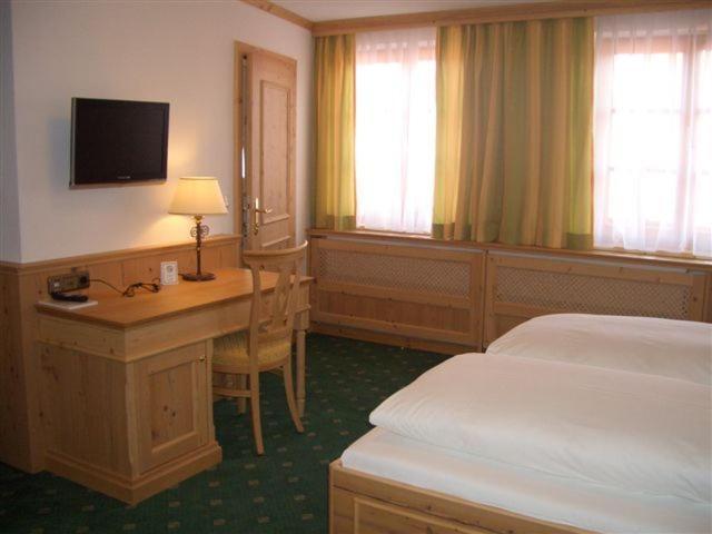 Gasthof & Hotel Jaegerwirt Aufhofen Εξωτερικό φωτογραφία